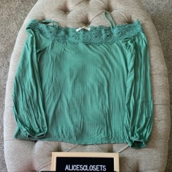 Ribbed Off Shoulder Top - Picture 6 of 7